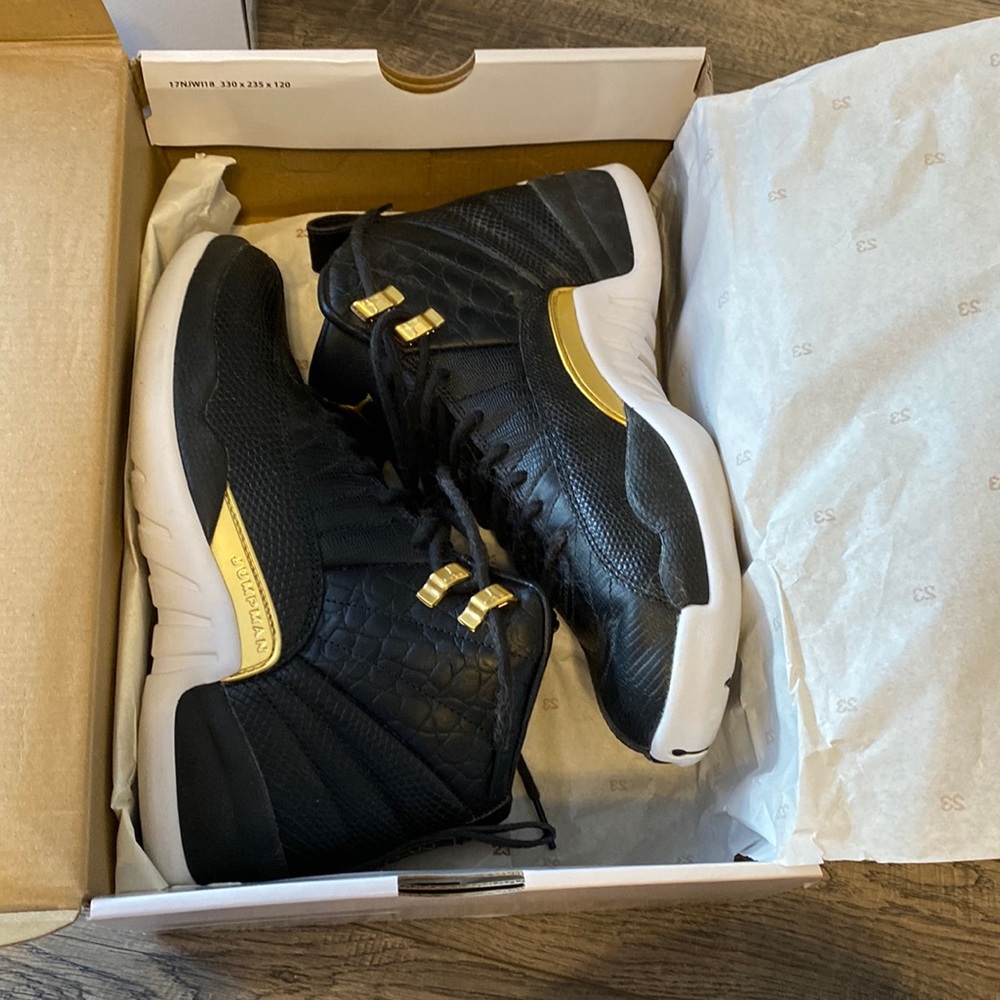 Womens air Jordan retro 12